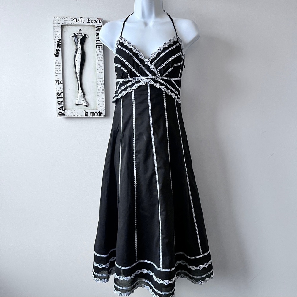 White House Black Market Halter Cotton Feminine White Lace Trim Dress Size 4